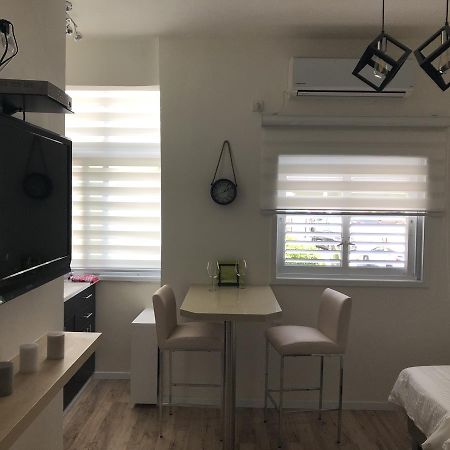 Studio Apartment In Bat-Yam 바트얌 외부 사진